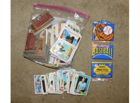 Assorted Lot Of 1980 Baseball Cards