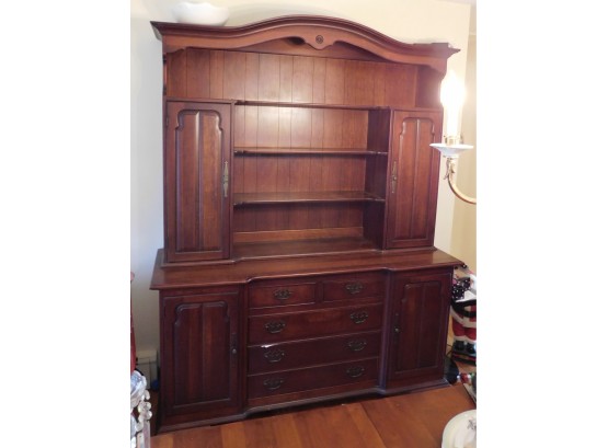 Thomasville Bay Colony Solid Cherry Wood Buffet With Hutch