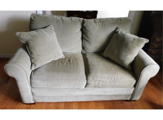Haining Gelin Furniture Company Love Seat With Pair Of Throw Pillows