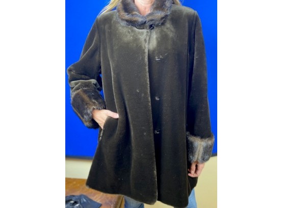 Nuage Women's Faux Fur Coat - Size Large