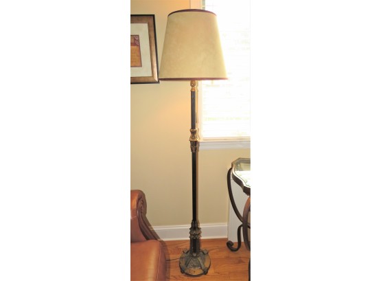 Stylish Dual-bulb Floor Lamp With Pull Chain Cord