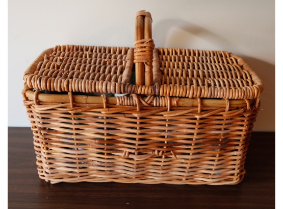 Wooden Picnic Basket With Plastic Cups And Plates -