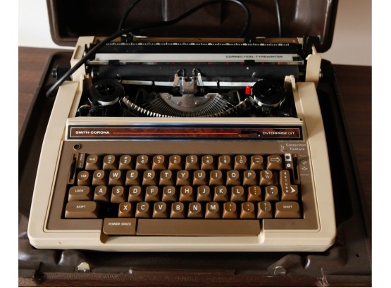 Vintage - SCM Smith Corona Correction Type Writer - Enterprise C/T W/ Case