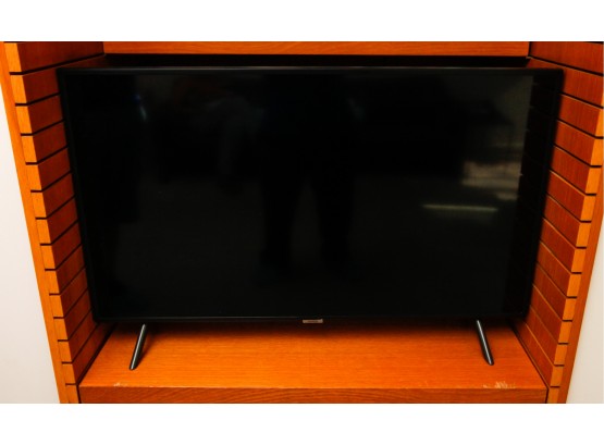 43' Samsung Flat Screen Television - Model# UN43NU7100F - Remote Control Included