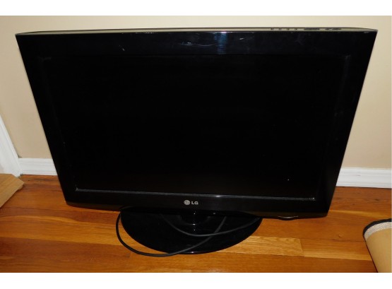 LG 26'' LCD Widescreen Integrated HDTV #26LH200C June 2010