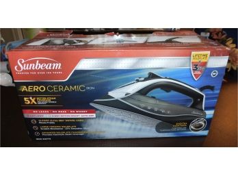 Sunbeam Aero Ceramic Iron #GCSBDS-209 With Box