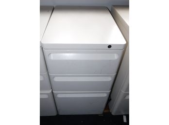 Metal 3 Drawer Filing Cabinet - Key Not Included