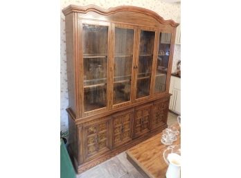 Vintage Solid Wood Lighted China Cabinet With 2 Glass Cabinets And 2 Cabinet Doors