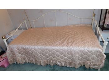 Lovely Metal Frame Single Size Day Bed
