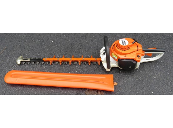 STIHL HS56C 24' Hedge Trimmer & Blade Cover