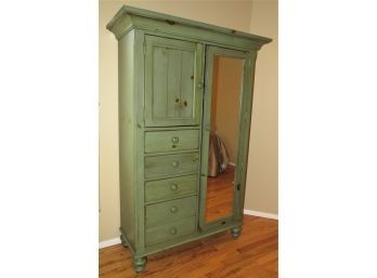 Broyhill Yorkshire Market Green Painted 4 Drawer Cabinet With Mirror-door