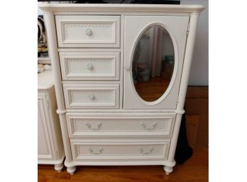 Stylish Beautiful Raymour Flanigan Furniture - 5 Drawer Dresser With Inserted Oval Mirror