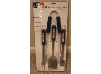 4Piece Mets BBQ Set, New