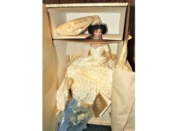 The Franklin Mint Company, Franklin Heirloom Collectible Doll - New In Original Box