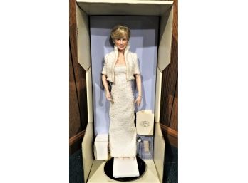 The Franklin Mint Diana Princess Of Wales Porcelain Portrait Doll - New In Original Box