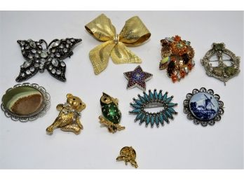 Stylish Assorted Pins/brooches - Total 10