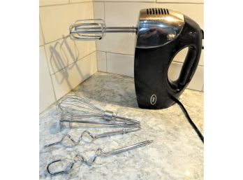 OSTER 6 SPEED HAND MIXER With Retractable Cord. Model 2577 & Mixing Attachments