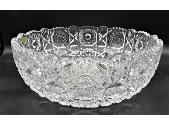 Lovely Round Genuine Lead Crystal Bowl