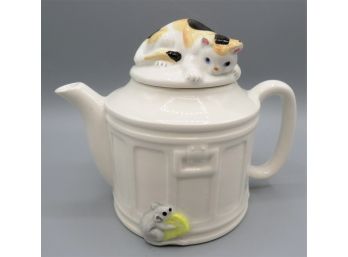 Takahashi Hand Painted Cat Design Teapot