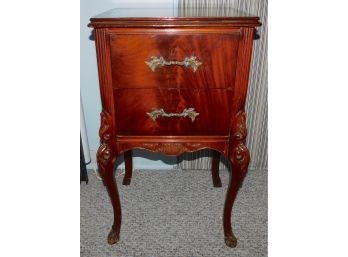 Stunning Vintage Flame Mahogany Night Table Serpentine Carved French Style