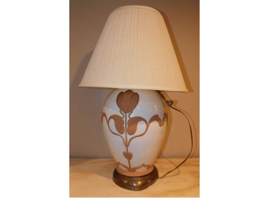 Ceramic Rose Pattern Embossed Table Lamp