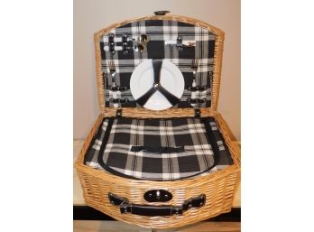 Wicker Picnic Basket With Insulated Compartment And Accessories