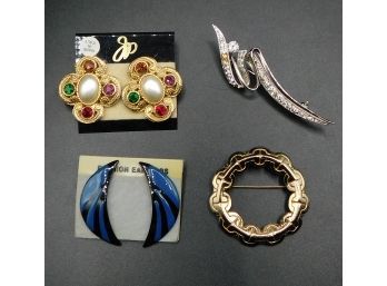 Vintage Fashion Earrings (2) And Broaches (2)