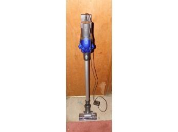 Dyson V6 Slim Vacuum With Charger