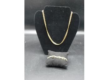 Gold Tone Chain Necklace With Matching Bracelet