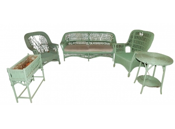 Lovely Vintage Outdoor Wicker Patio Set - 5 Pieces Total