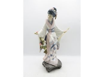 Stunning Lladro 'Teruko' #1451 Porcelain Figurine