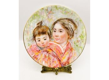 Sayuri & Child By Edna Hibel Beautiful Decorative Plate - #4412 - Royal Doulton - 1974