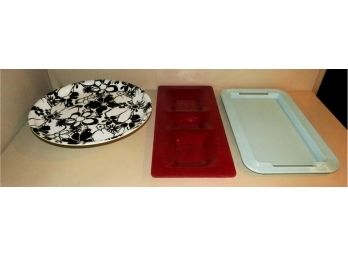 Lot Of 3 Charming Plastic Serving Trays