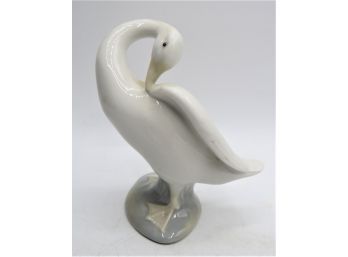 Lladro Daisa Preening Duck Figurine
