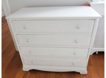 White Wooden 4 Drawer Dresser