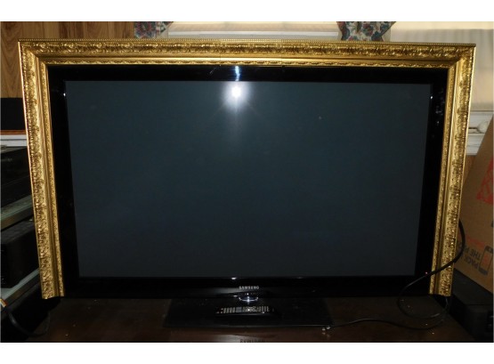 2009 Samsung 58 INCH  Plasma TV Model PN58B550T2F With Remote And Gold Tone Resin Frame