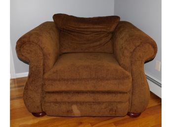 Distinctions Furniture Upholstered Arm Chair