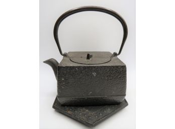 Cast Iron Teapot With Base