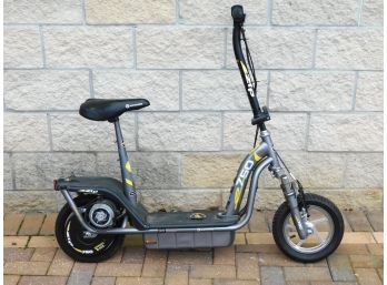 EZIP 750W Electric Scooter Stand Up Or Sit W/ Shock Absorbers