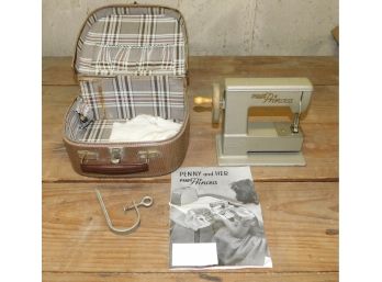 Vintage 1930's Pfaff Princess Toy Sewing Machine With Hand-bag Case Made In W. Germany