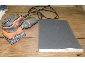 Black And Decker Electric Sander With Lot Of Sandpaper - #bDEQS300