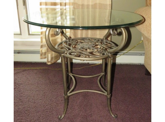 Ethan Allen Side Table - Round Table With Glass Top & Metal Base
