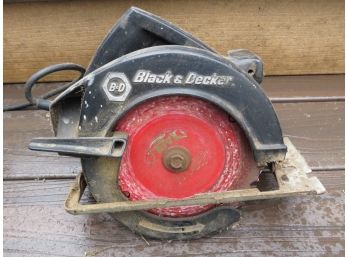 Black & Decker  Circular Saw,  7-1/4' 5300rpm 120V Double Insulated