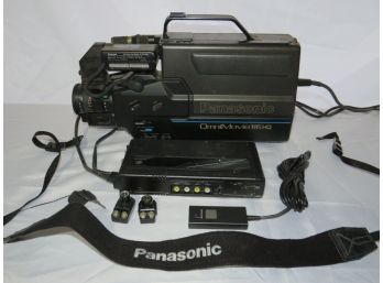 Panasonic OmniMovie VHS AF HQ  Vintage 87 Video Recorder W/ Blue Case