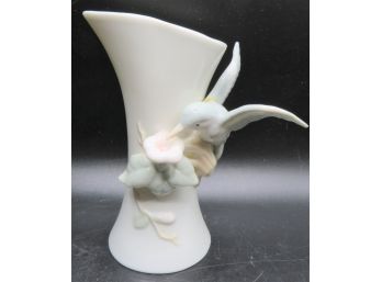 Vintage Royal Crown Arnart Imports Porcelain 3D Hummingbird Vase With Flower