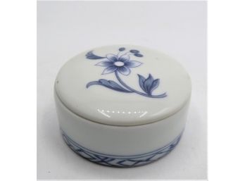 Porcelaine De Paris France Fondee En 1773 Decor Vieux Chine Trinket Box