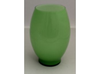 Royal Oak Green Glass Vase (lot035)