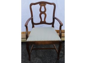 4 Dining Room Chairs (lot044)