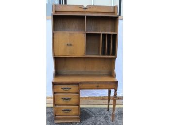 Wood Desk With Hutch (lot007)