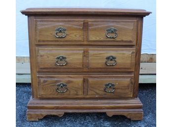 Link Taylor Natural Wood Three-Drawer Night Stand  (lot013)